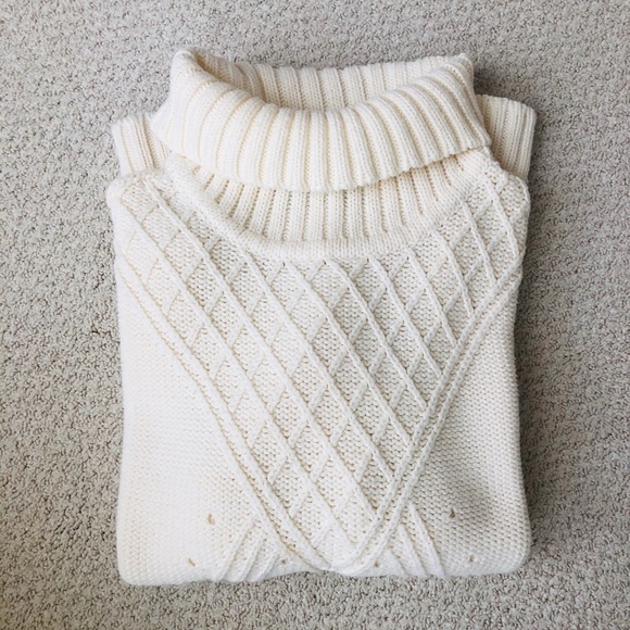 Cream Sweater Size L Like New - Picture 1 of 6